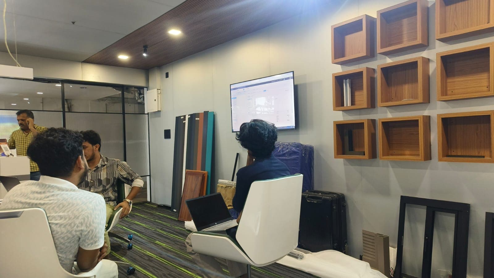 Tech Geum gallery photo 1