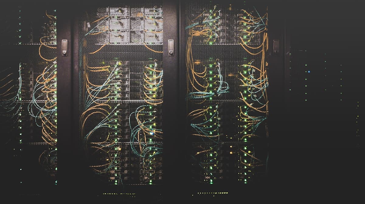 Top 5 Challenges Moving from Legacy Servers to Cloud Hosting in Abu Dhabi